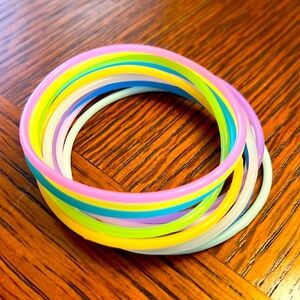 🟣80’s Jelly bracelets 🎶